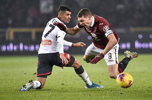 Turin đấu với Genoa