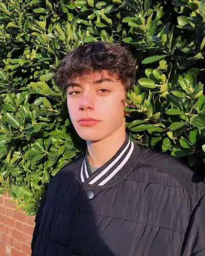 6686体育银牌作者Sophia