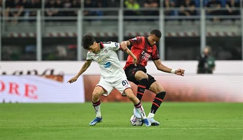 AC Milan đấu với Cagliari