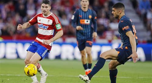 Granada đấu với Valencia