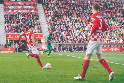 Mainz 05 đấu với Münchengladbach