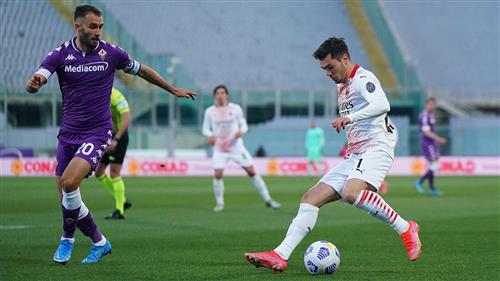 Fiorentina đấu với AC Milan