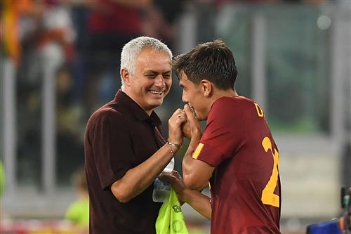 Roma đấu với Torino