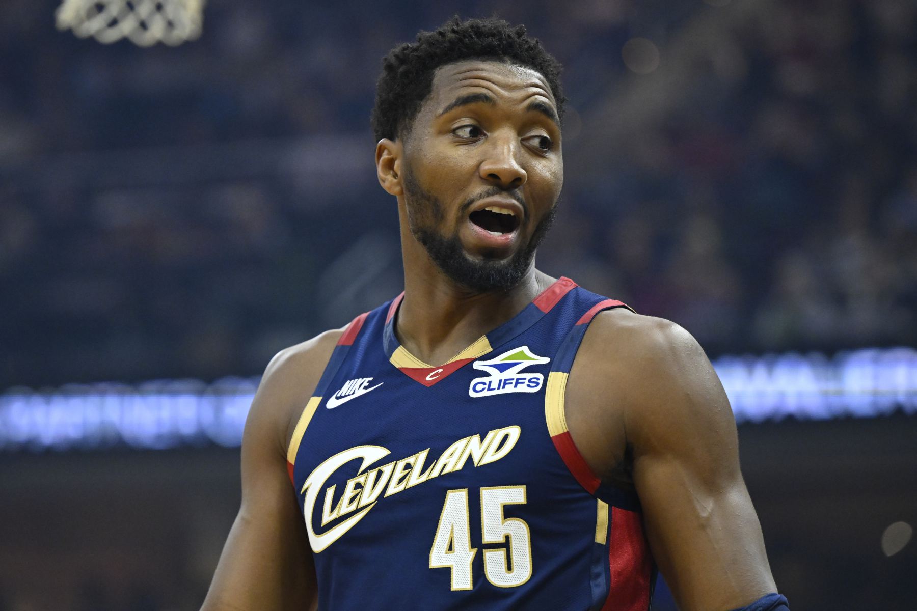 40 điểm và 5 bàn thắng 3 điểm của Mitchell nâng lên 13 trận, vượt qua LeBron để trở thành người đầu tiên trong lịch sử Cavaliers.