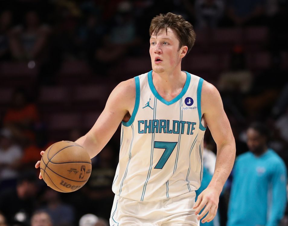 Knipel đã ghi hơn 30 điểm lần thứ hai trong mùa giải này và các cầu thủ mới khác đã ghi tổng cộng hai lần.