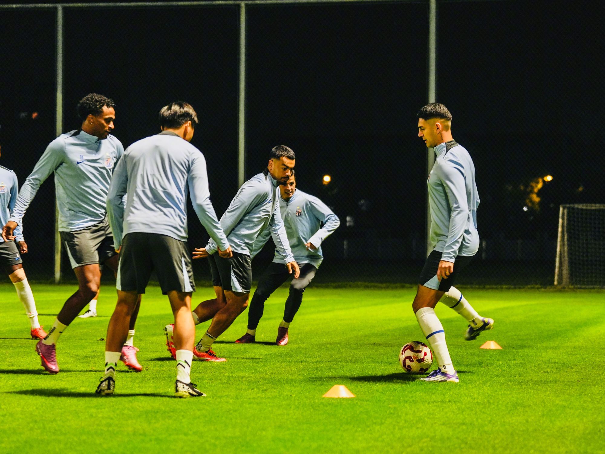 Đội một Shenhua hôm nay tập hợp lại, Liu Chengyu và Yang Haoyu sẽ báo cáo đội tuyển bóng đá nam U22