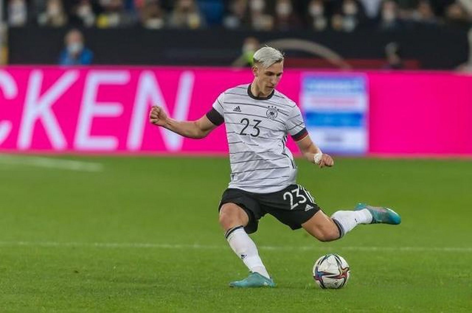 De Sky: Schlotterbeck đặt kỳ vọng vào trận gặp Slovakia nhưng Kimmich không mấy lạc quan