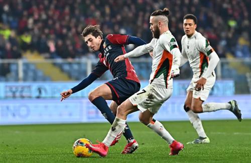 Genova đấu với Venice