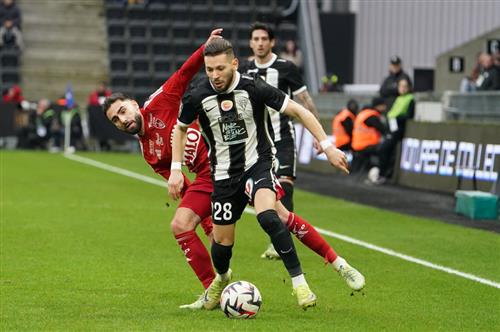 Angers đấu với Brest