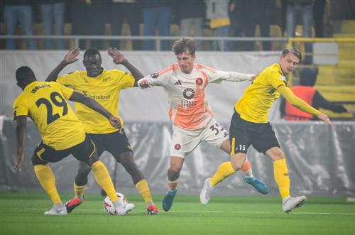 Elfsborg đấu với Roma
