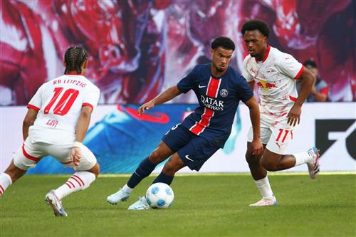 RB Leipzig đấu với Paris Saint-Germain