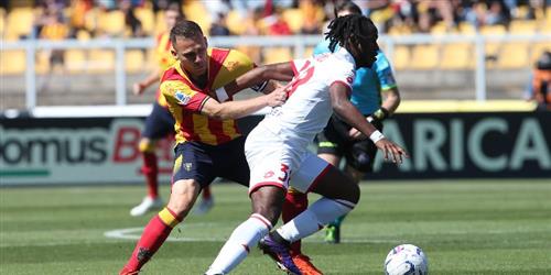 Lecce đấu với Monza