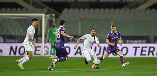 Fiorentina đấu với AC Milan