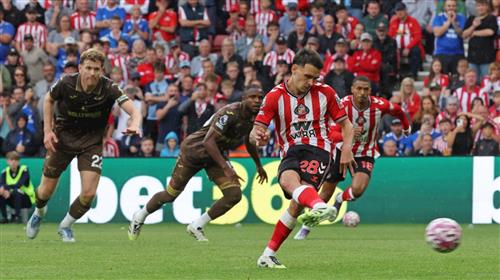 Sunderland đấu với Brentford