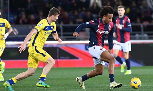 Bologna đấu với Verona