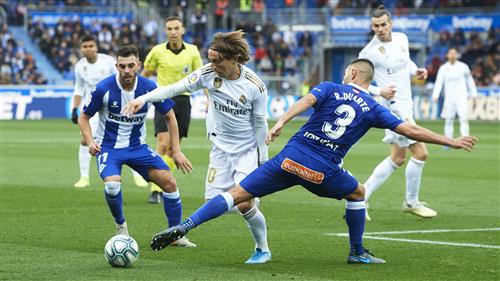 Alaves đấu với Real Madrid