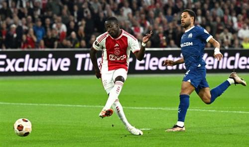 Marseille đấu với Ajax