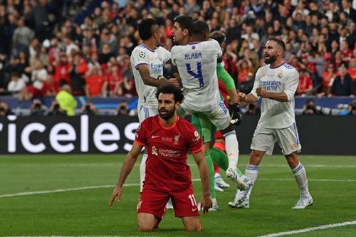 Liverpool đấu với Real Madrid