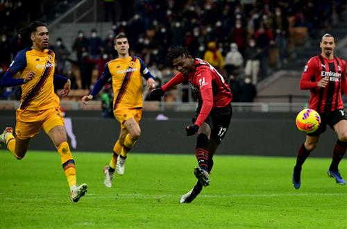AC Milan đấu với Roma
